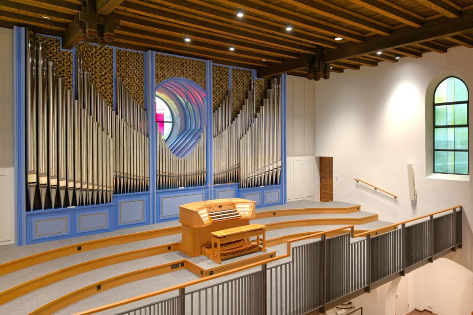 The new organ of the Herz Jesu parish church in Lenzburg (Switzerland)