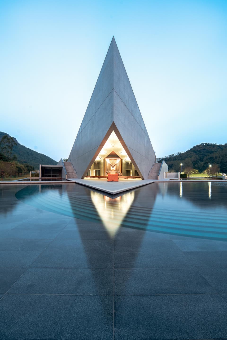 An organ half outdoors – the new concert hall in Springwoods (China)